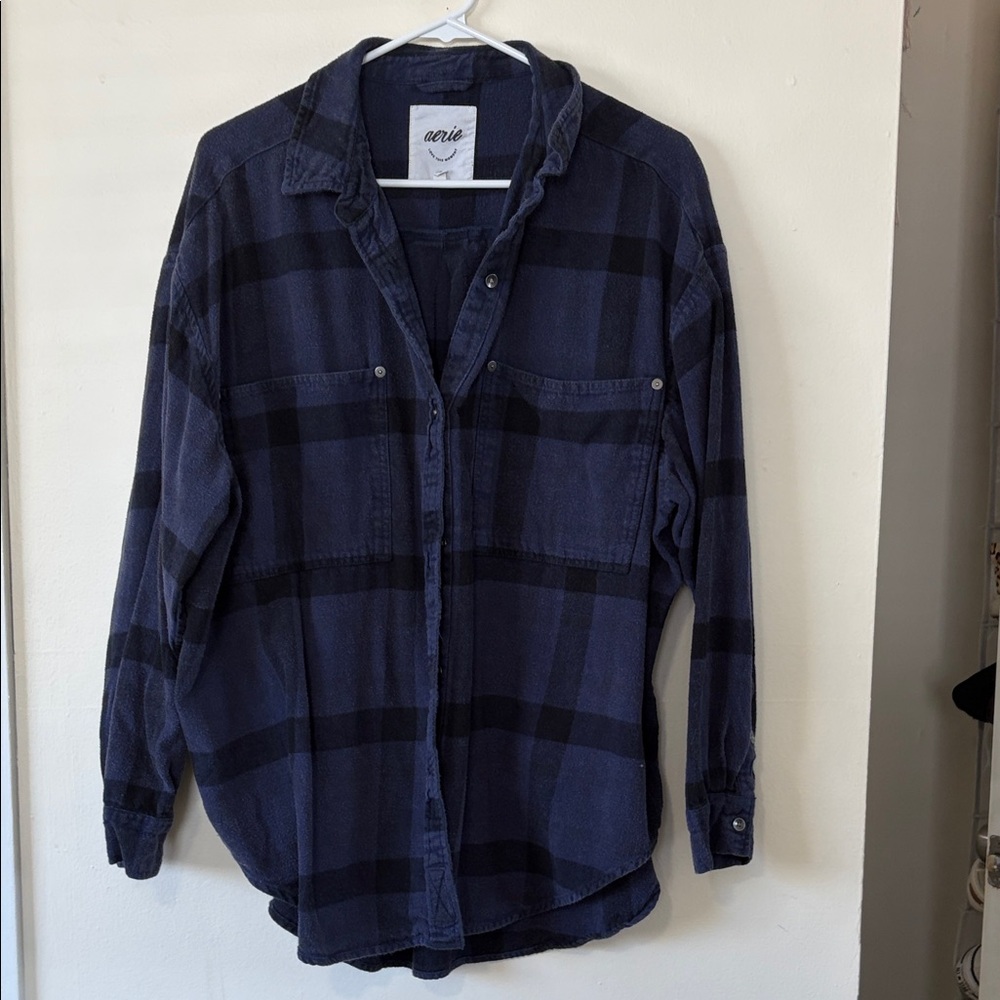 Aerie Women’s Blue and Black Plaid Shirt